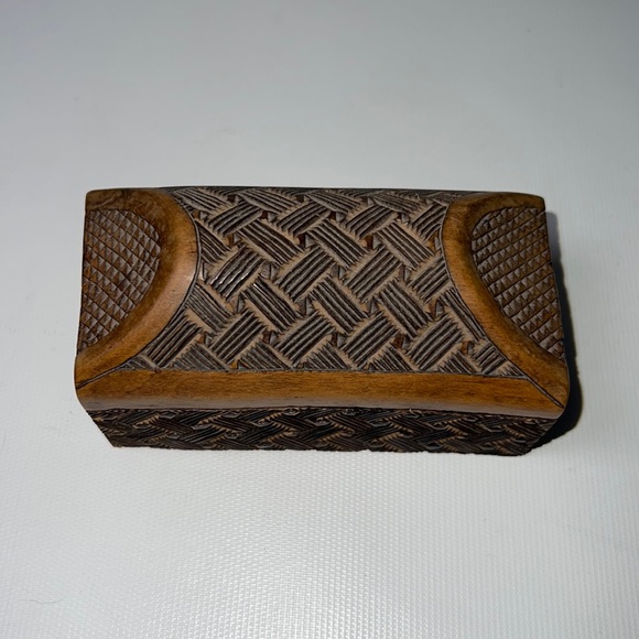 Hand Carved West African Wooden Trinket Box - Picture 2 of 5